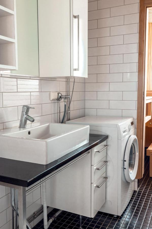 2Ndhomes Stylish 1Br Home With Balcony And Sauna In Kamppi Center Helsinki Exterior foto