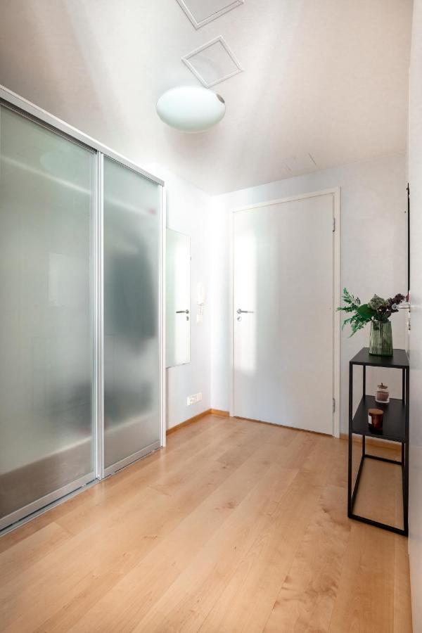 2Ndhomes Stylish 1Br Home With Balcony And Sauna In Kamppi Center Helsinki Exterior foto